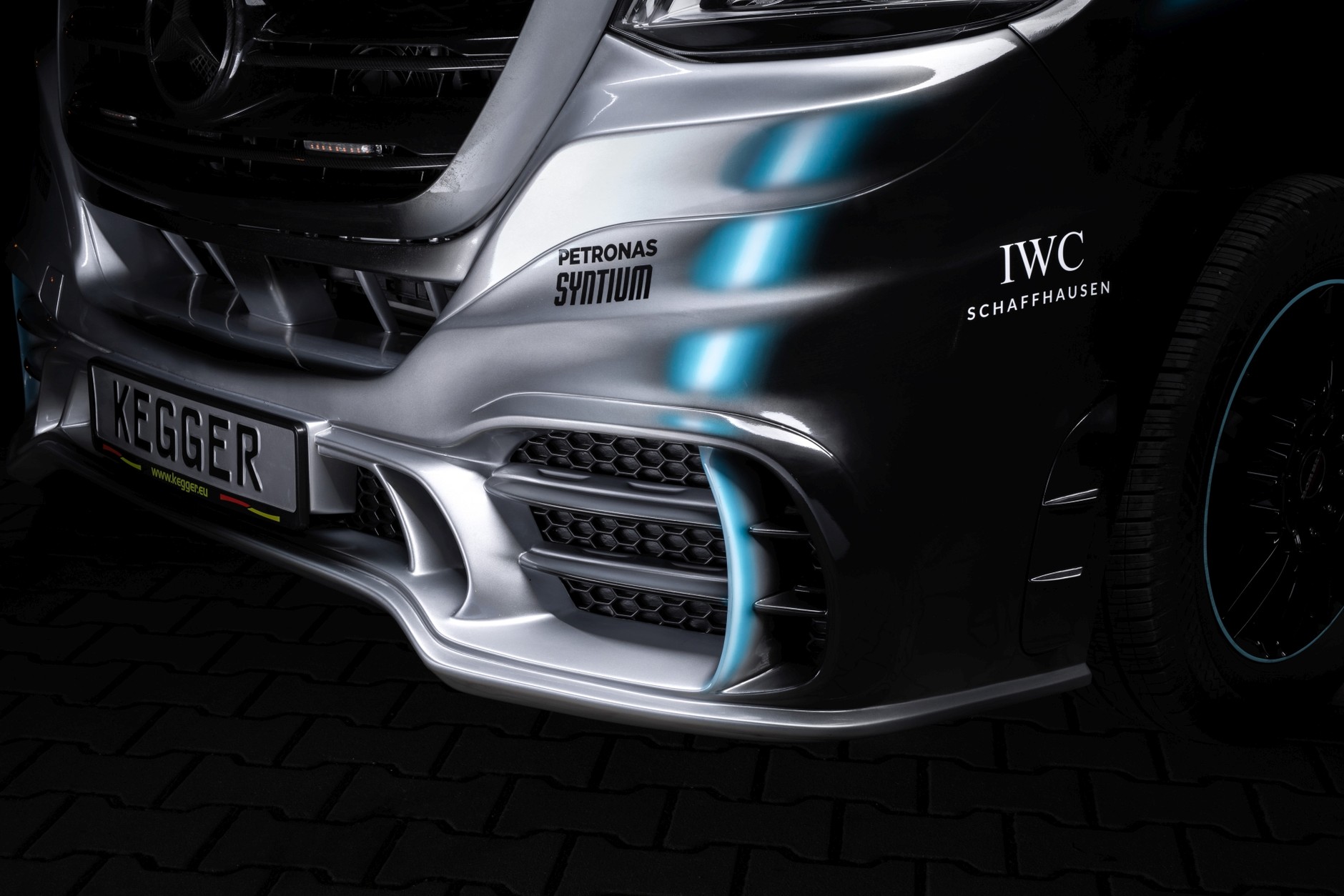 Mercedes Sprinter Petronas Edition Kegger