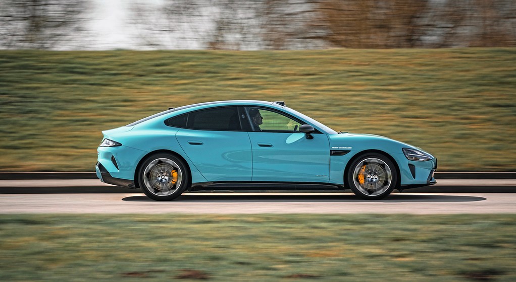 Xiaomi SU7: jak jeździ Taycan za pół ceny?