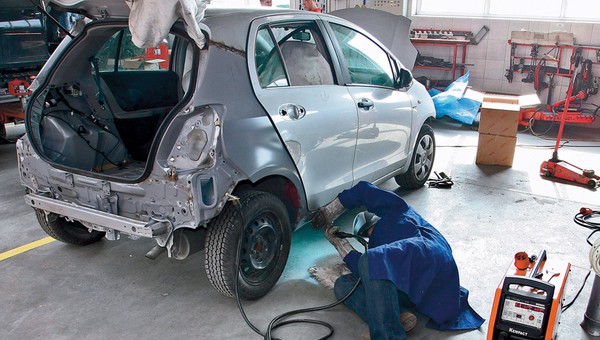 Czy warto kupić auto po wypadku?