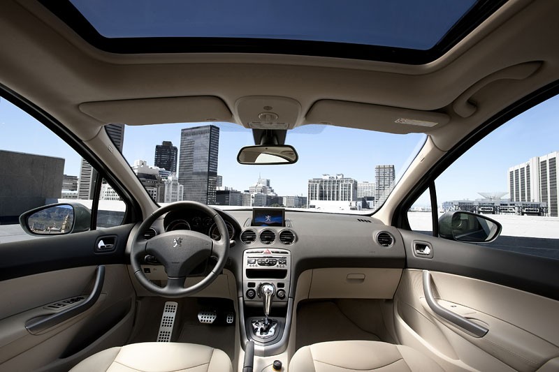 Peugeot 408: premiera w Pekinie, dla Europy w Genewie