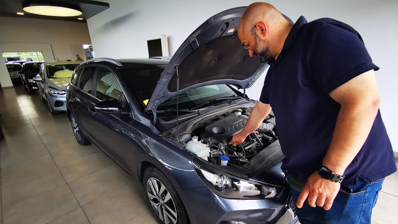 Pojechaliśmy po praktyczne, rodzinne kombi – koniecznie z automatem