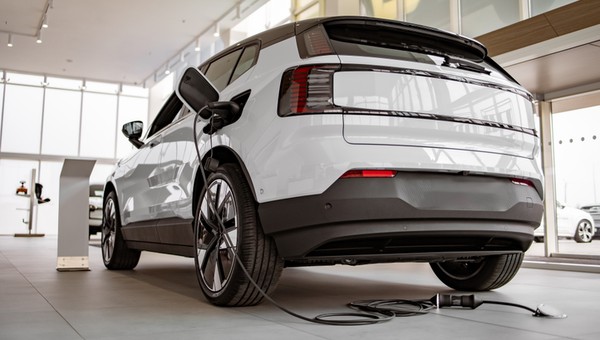 Nowy samochód elektryczny