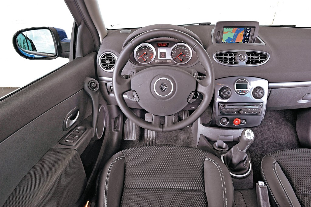 Nowy Volkswagen Polo kontra benzynowa konkurencja - Czy okaże się lepsze od Fiesty, Jazza, i20, Corsy i Clio?