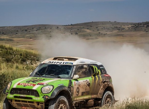 Triumf Mini, Hołowczyc 4. na mecie w Baja Aragon