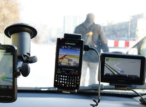 Nawigacja w telefonie? Sprawdziliśmy, która jest najlepsza