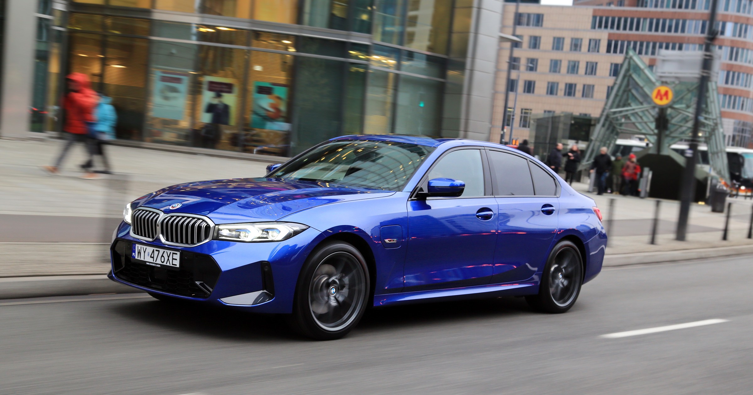 BMW 330e hybryda plug-in 2022