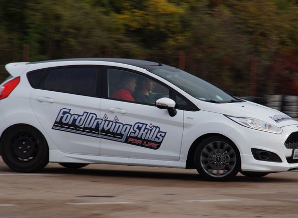 Ford szkoli młodych kierowców