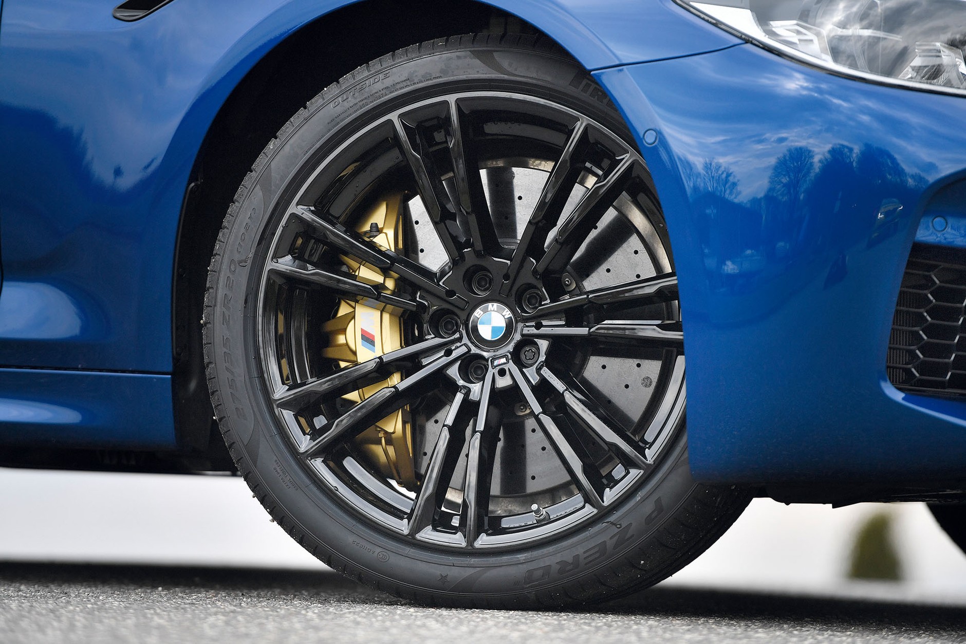 BMW M5 kontra Mercedes-AMG E 63 S+ - pojedynek gigantów