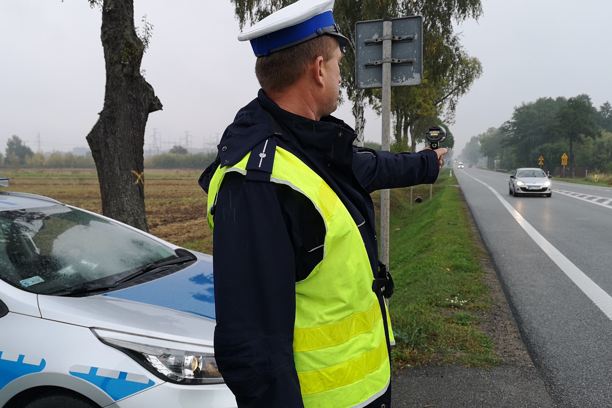 Nowe przepisy działają. Policjanci zatrzymali ponad 11 tys. praw jazdy za prędkość