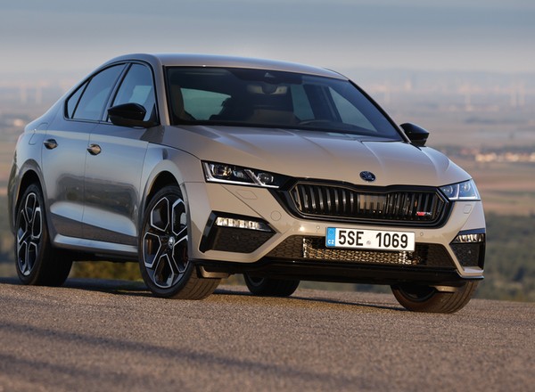 Skoda Octavia RS iV - jak działa hybryda plug-in?