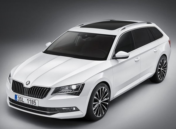 Nowa Skoda Superb Combi – pierwsze zdjęcia