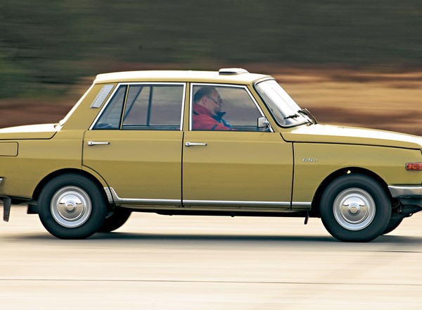 Jak faktycznie nazywały się Duży Fiat, Maluch, Syrena, Trabant czy Wartburg?