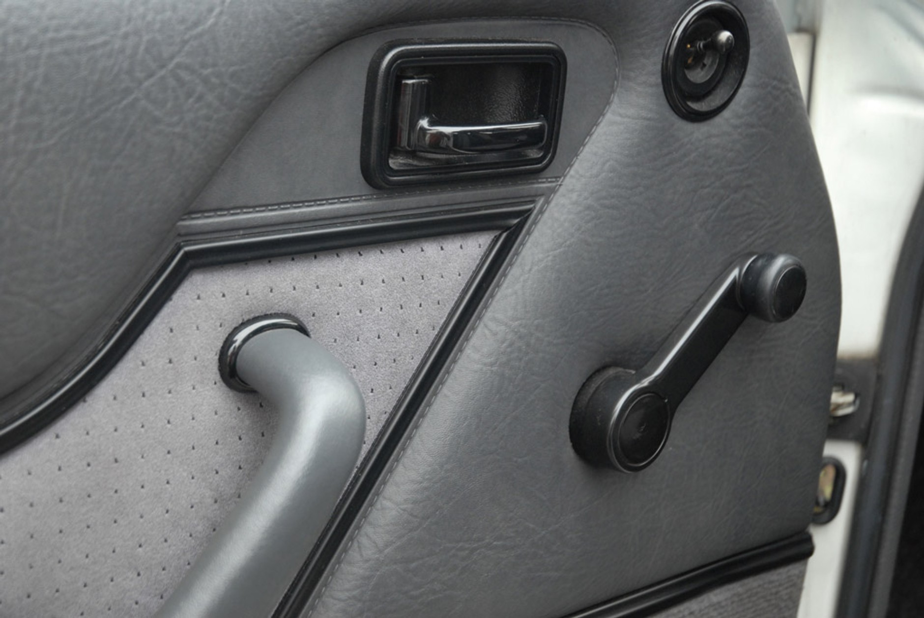 Capri to nie tylko wyspa: poznaj legendarnego Forda Capri