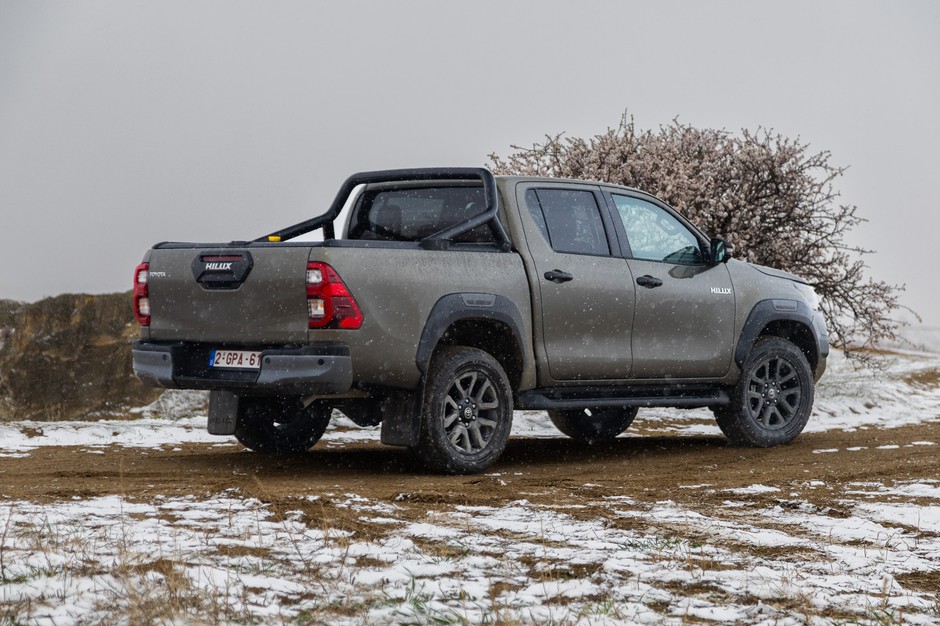 Toyota Hilux MHEV