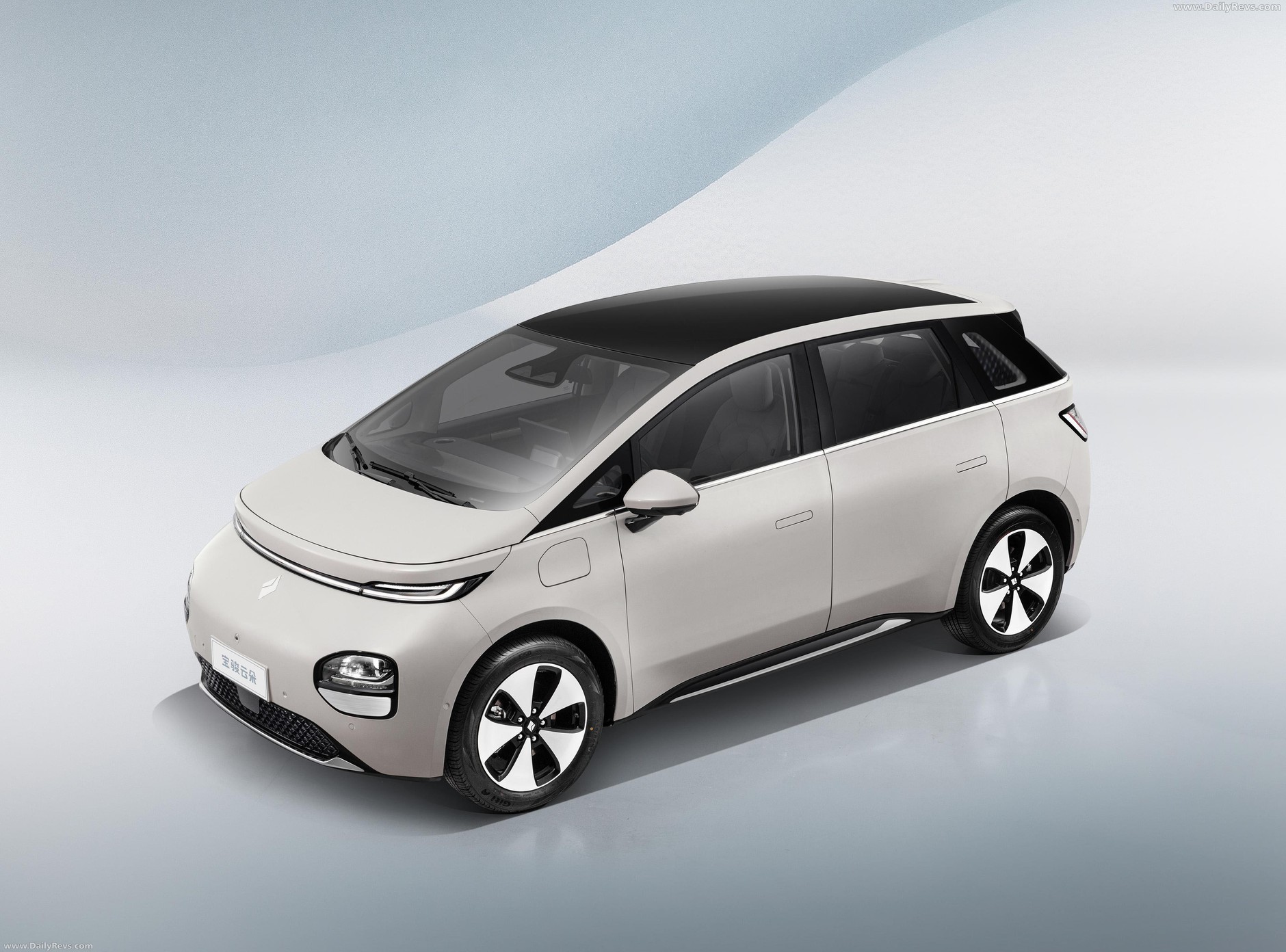 Baojun Cloud (EQ100)