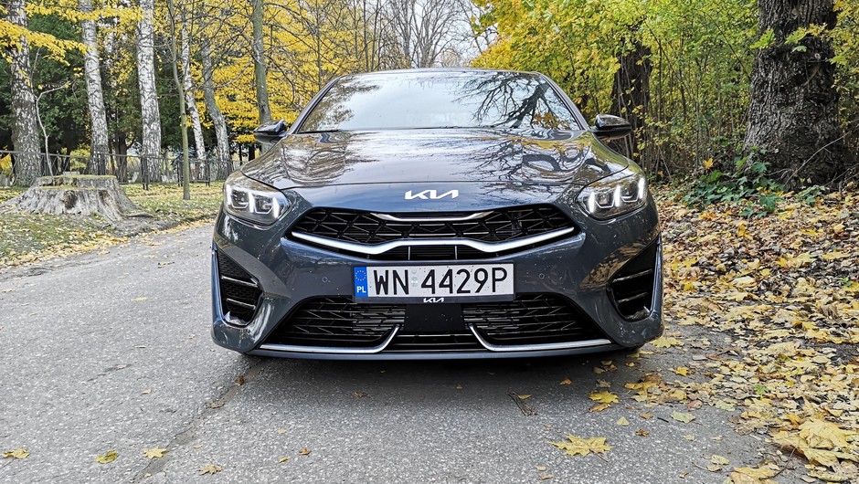 Kia Ceed 1.5 T-GDI 7DCT GT Line - 3 gen 2021