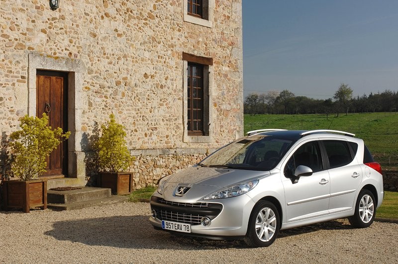 Peugeot 207 SW: małe kombi dopełnia gamę (wymiary, dane techniczne, fotogaleria)