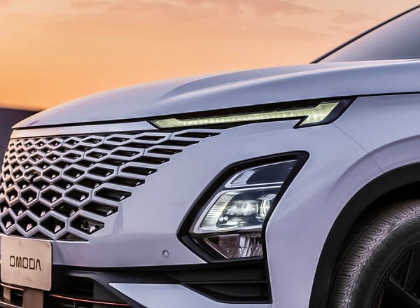 Omoda 5 namiesza na polskim rynku - 113 tys. zł za prawie 200-konnego SUV-a