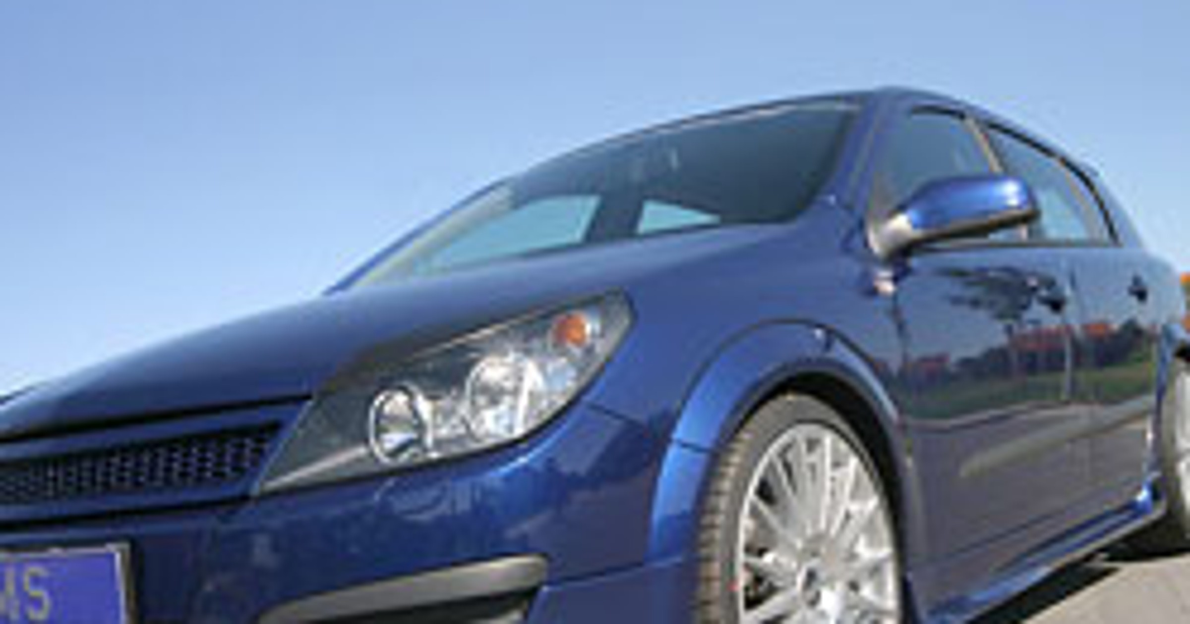Opel Astra otrzymał sportowy dres JMS