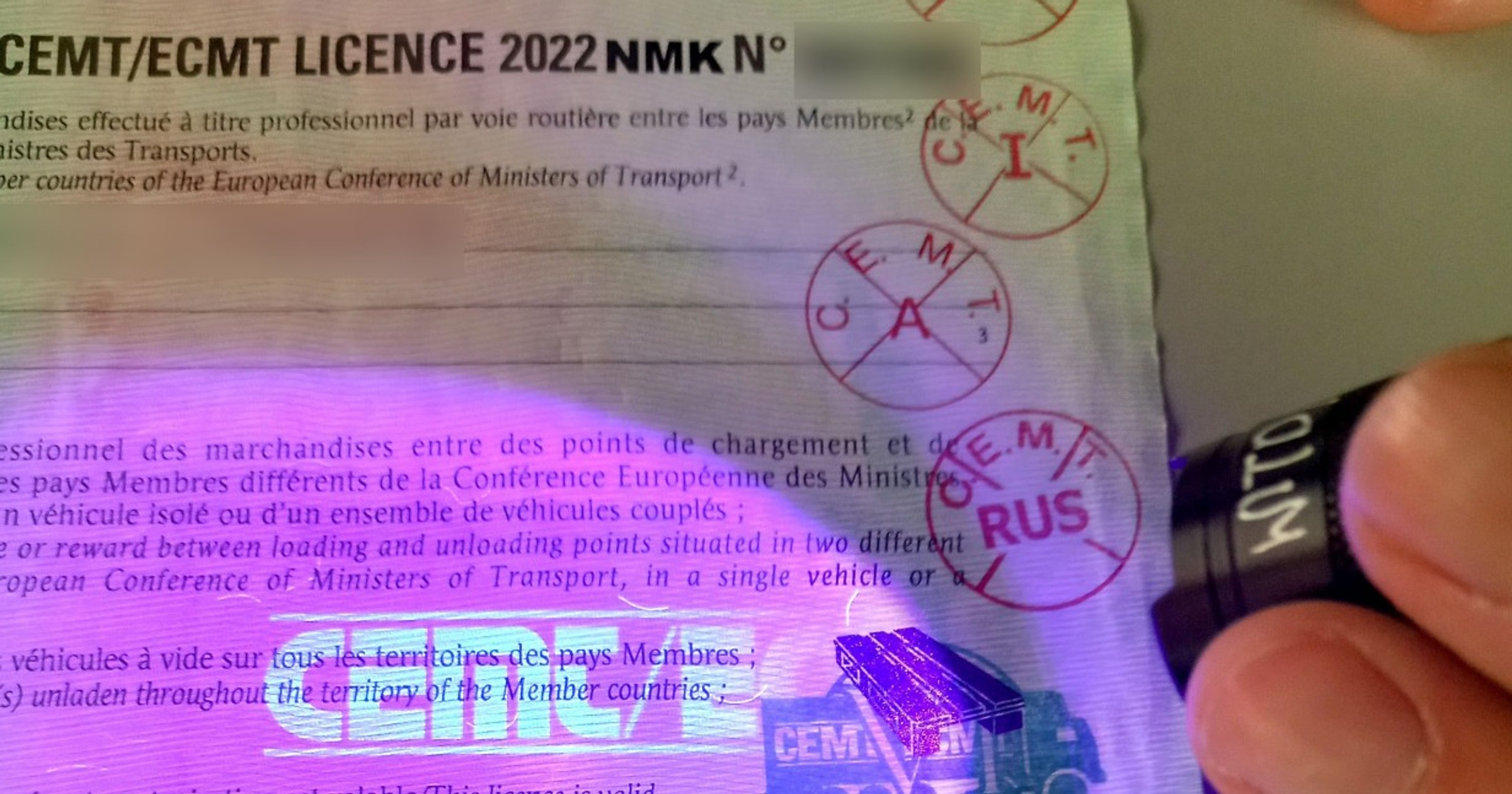 Patrole ITD przekazały policji dwóch kierowców zagranicznych ciężarówek, którzy posługiwali się fałszywymi dokumentami