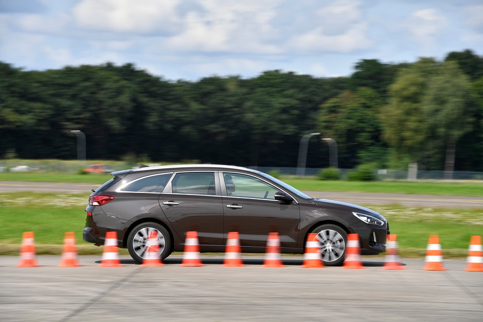 Hyundai i30 vs. Opel Astra i Skoda Octavia - Kombi w Dobrym Formacie