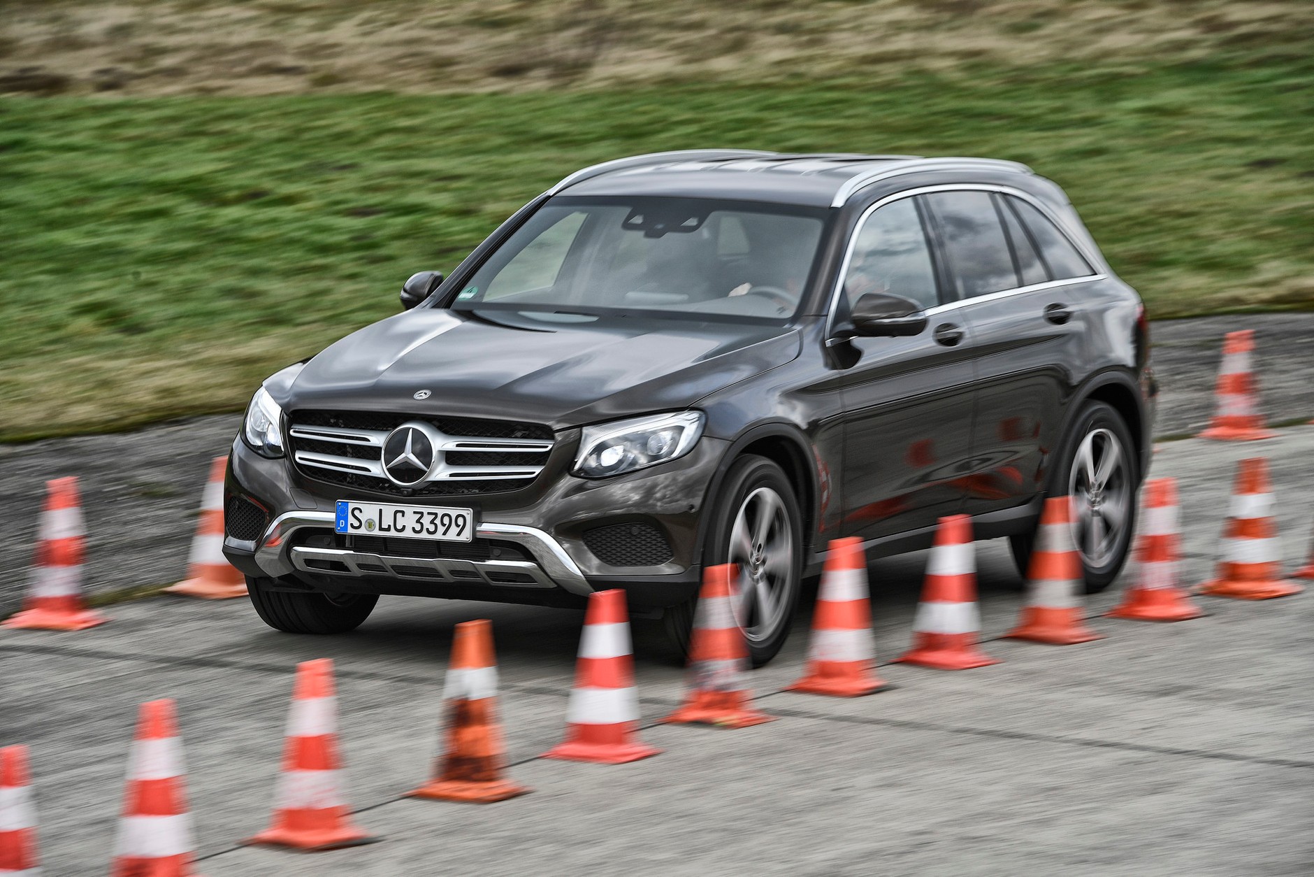 Alfa Romeo Stelvio vs. Audi Q5, BMW X3, Mercedes GLC i Volvo XC60 - 5 wszechstronnych diesli