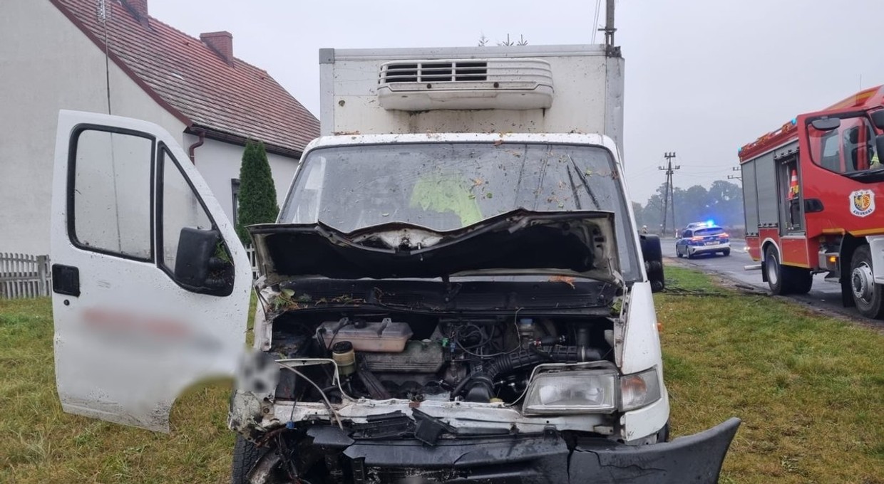 W mniej niż godzinę pijany 26-latek ukradł auto i paliwo. Potem jeszcze się rozbił