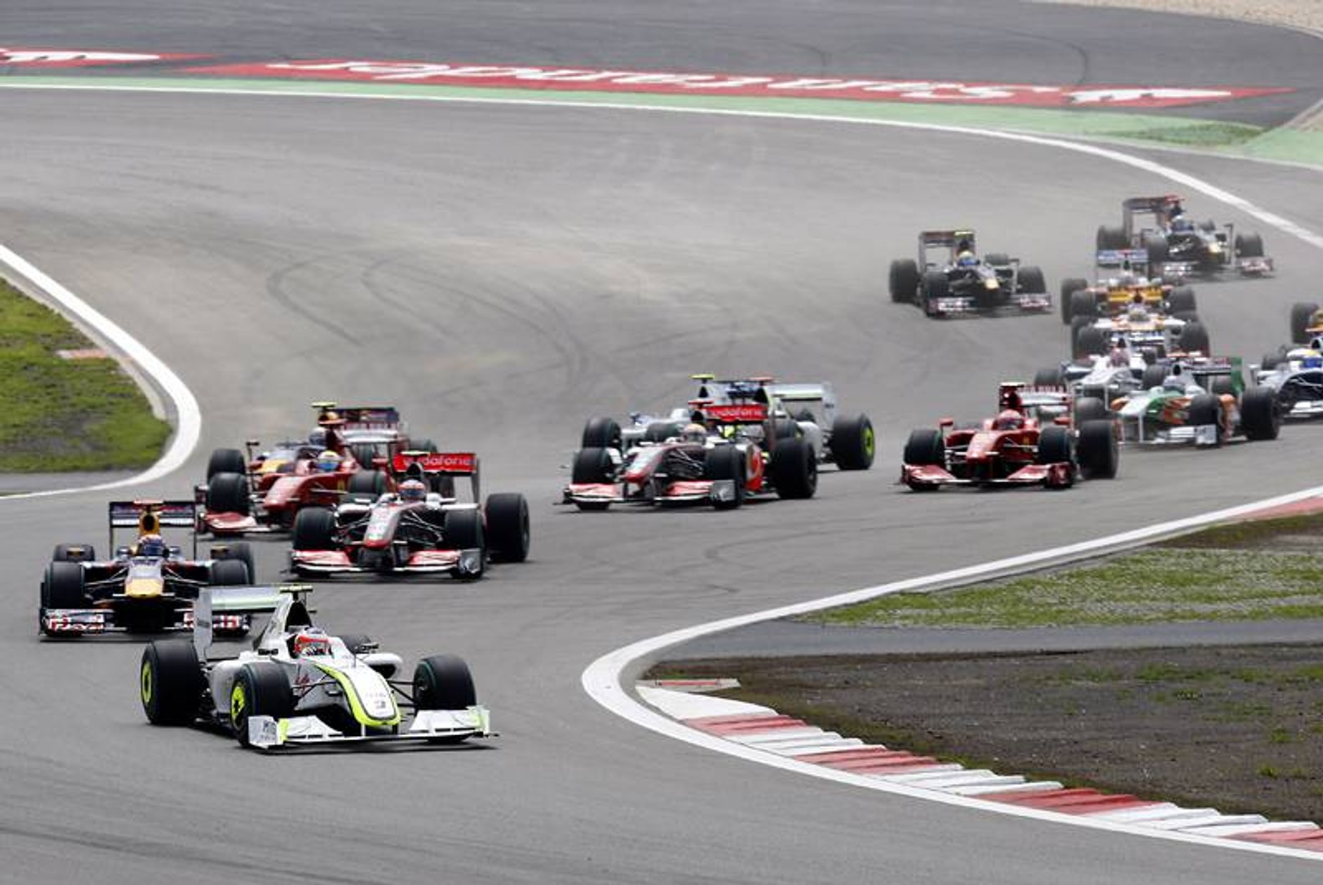 Grand Prix Niemiec 2009: rozpędzony Red Bull Racing dogania Brawn GP (fotogaleria)