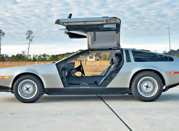 DeLorean powraca z przeszłości. Film z nowej fabryki