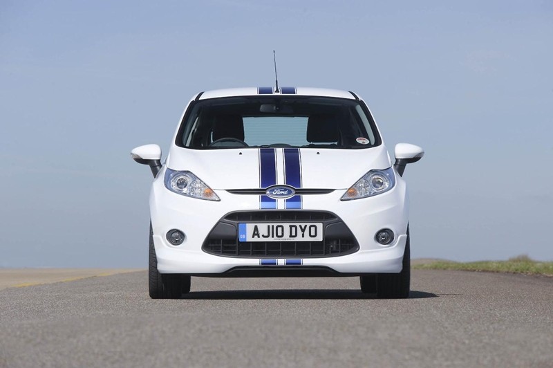 Ford Fiesta fajne pasy ma