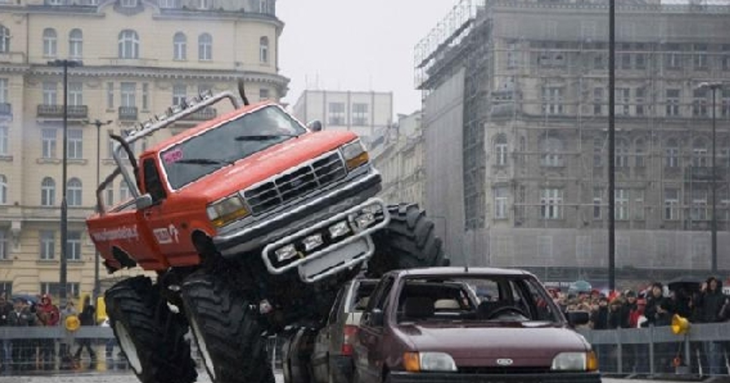 Monster Truck na ulicach Warszawy