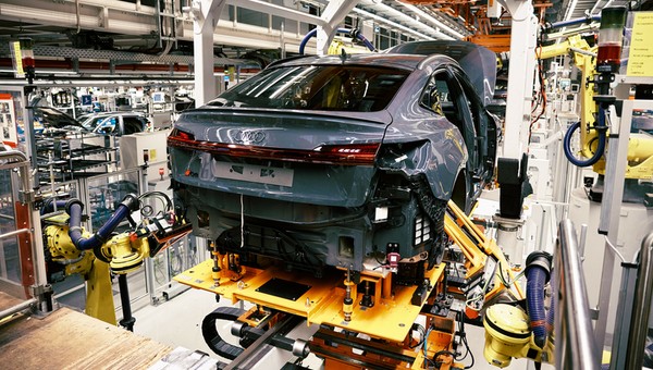 Audi definitywnie zamknie fabrykę pod Brukselą. Ponad 3000 osób straci pracę
