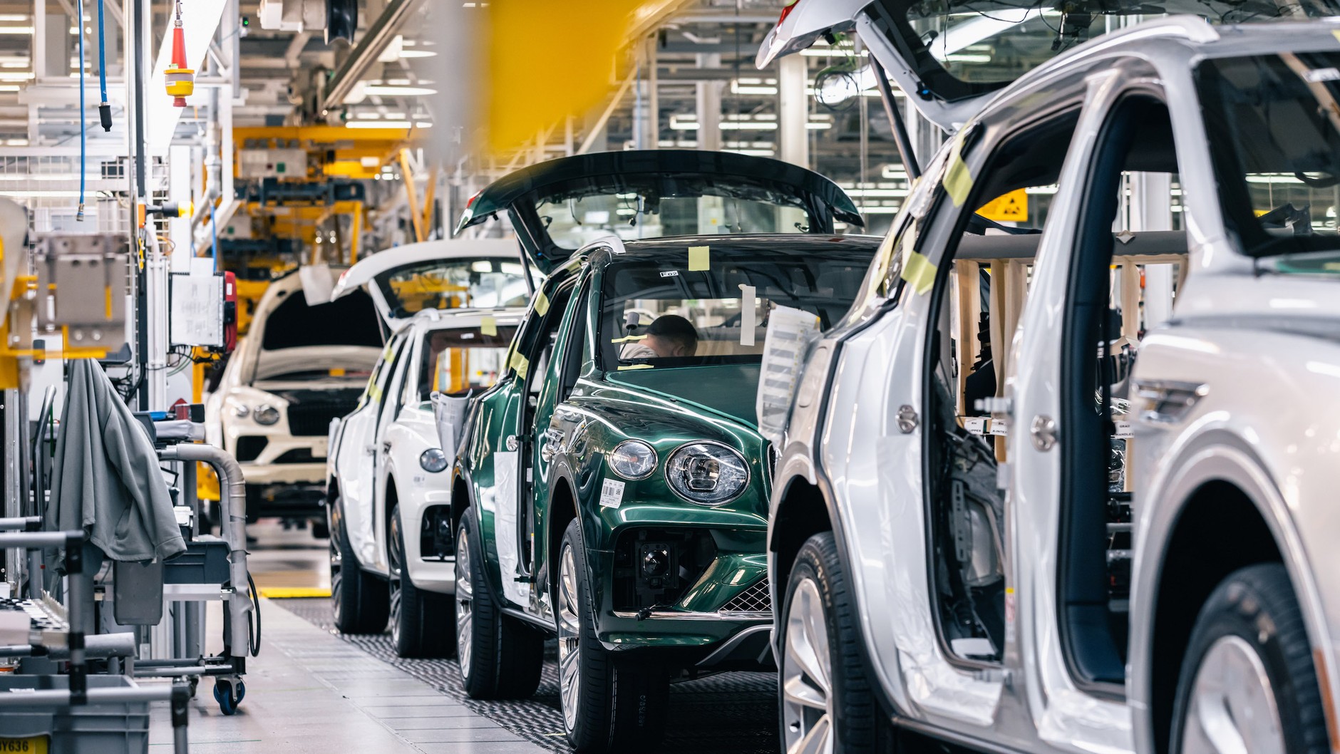 Fabryka Bentleya w Crewe – linia produkcyjna