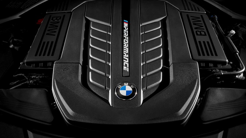 BMW M760i xDrive – nowy początek V12