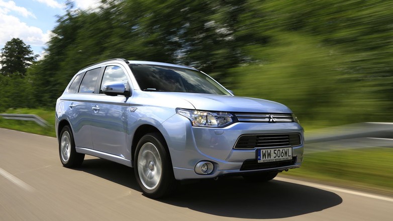 Wygodny SUV pod napięciem - Mitsubishi Outlander PHEV