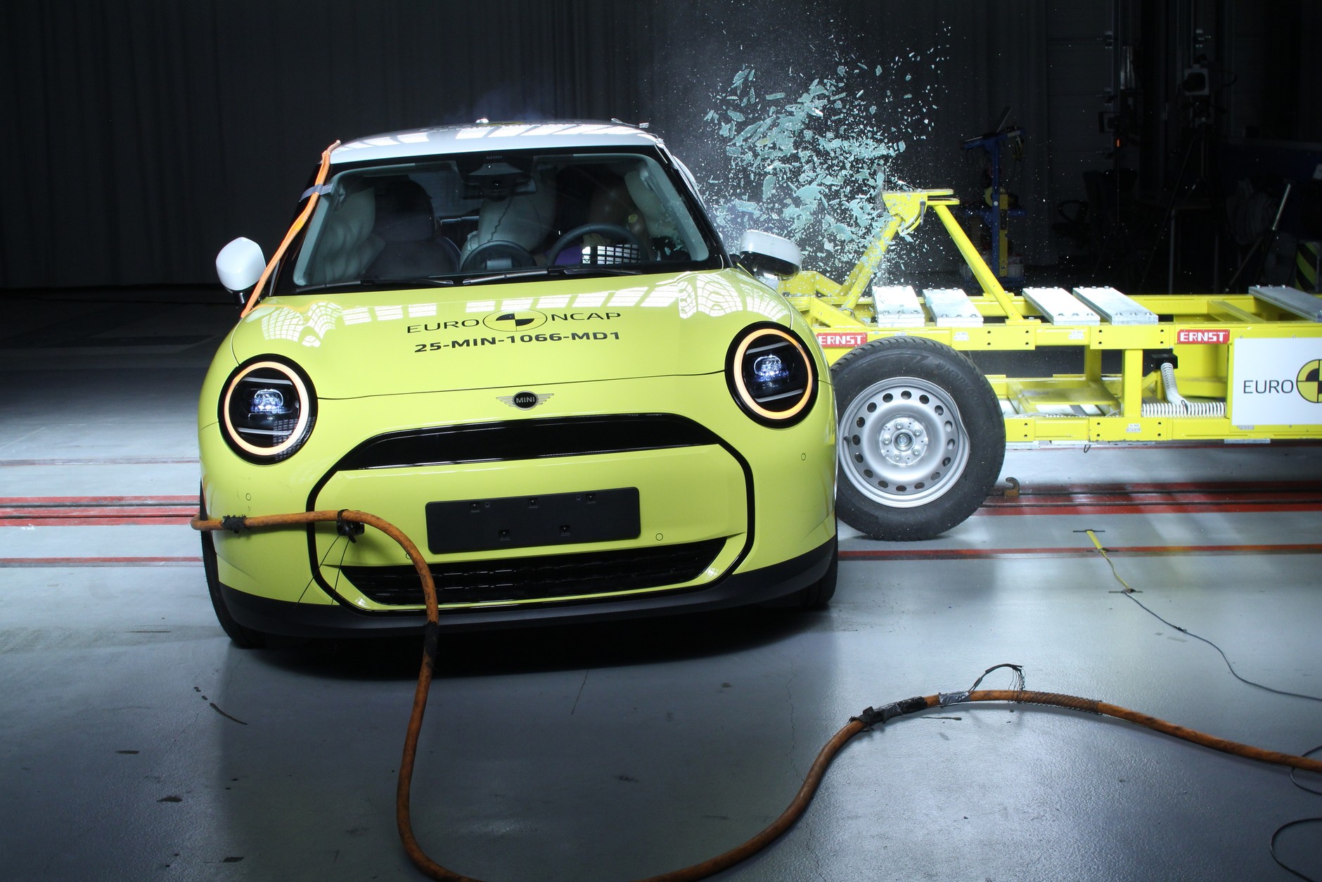 Mini Cooper E. Test zderzeniowy Euro NCAP