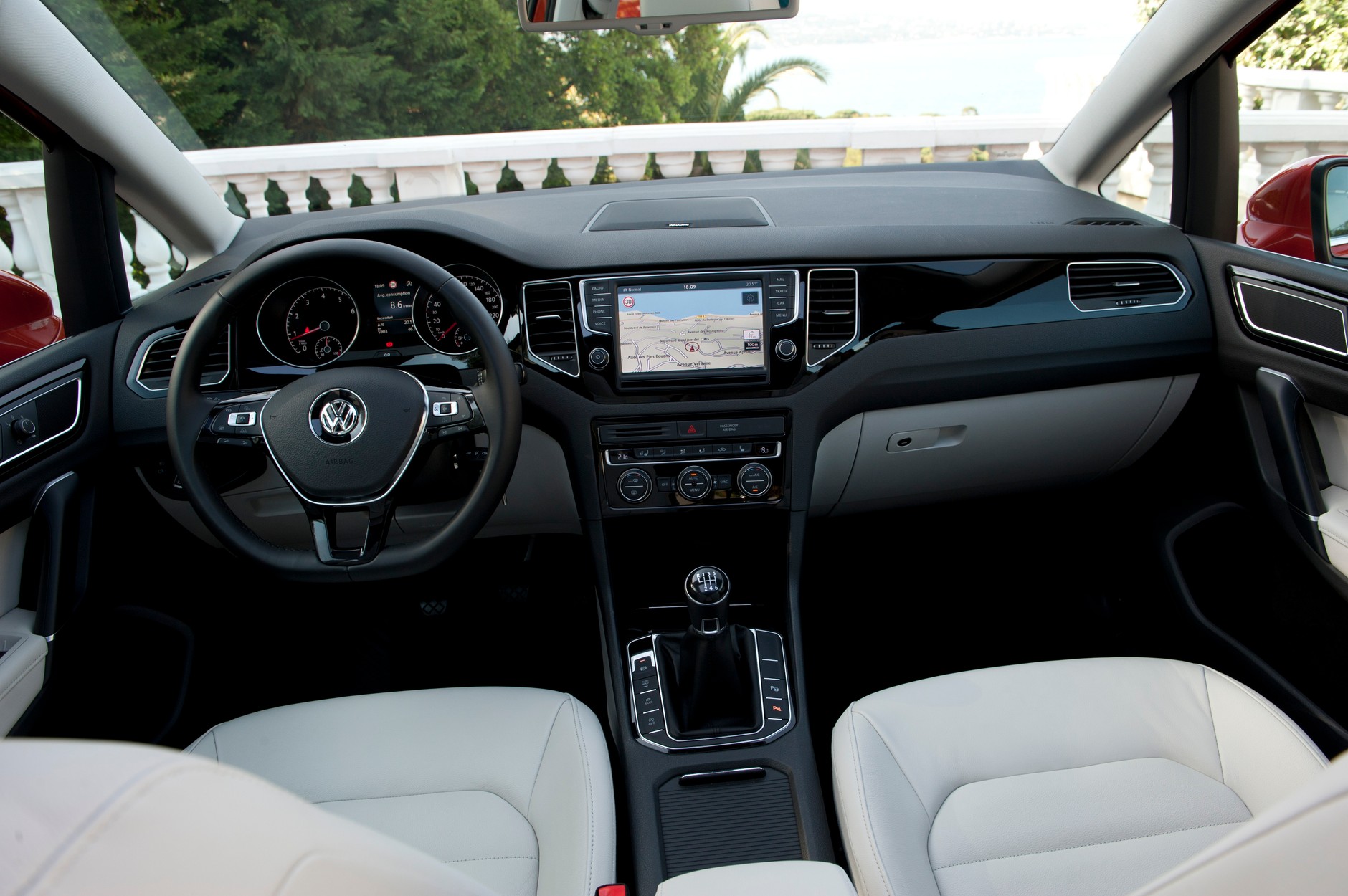 Wyższa pozycja za kierownicą zapewnia lepszą widoczność