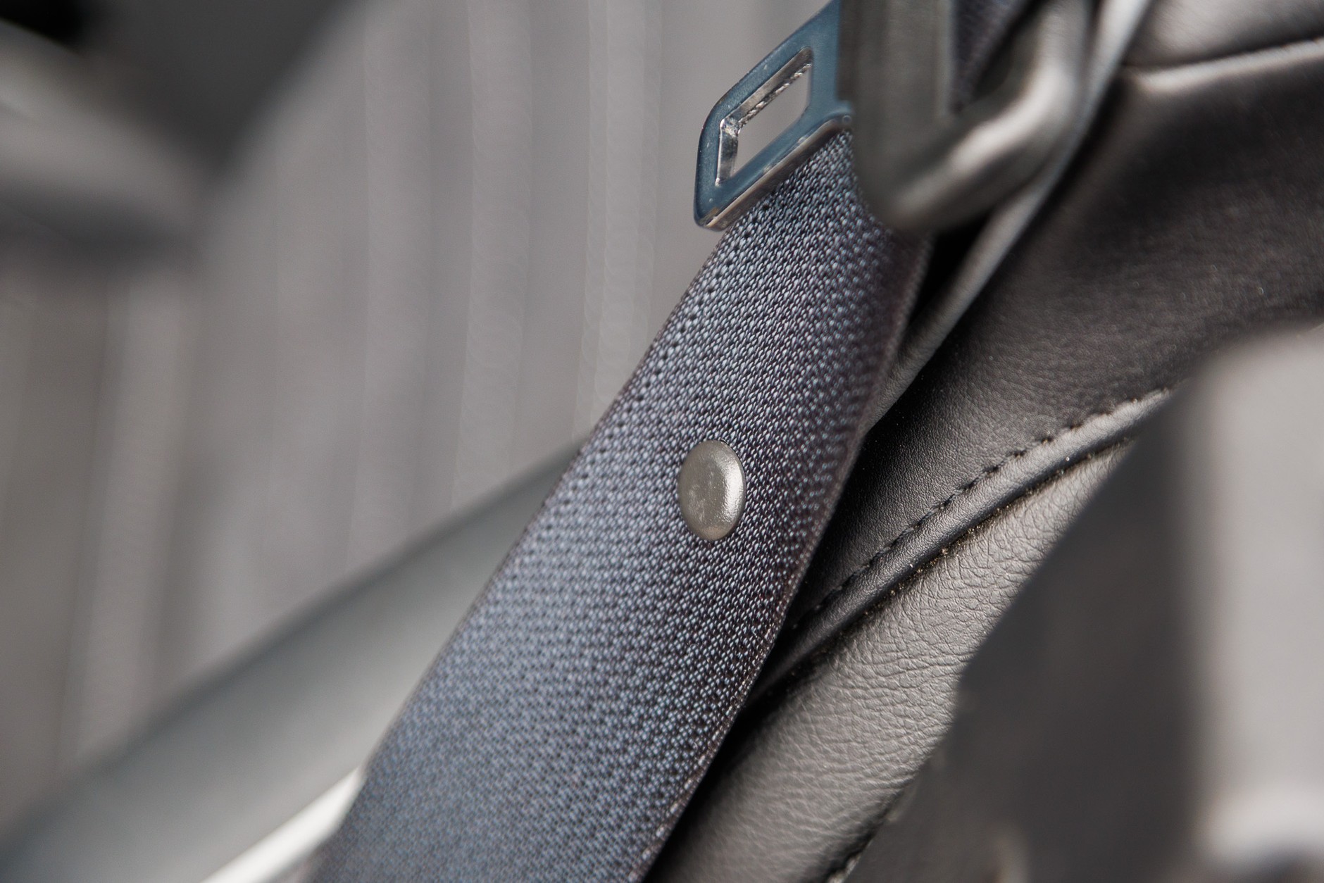 Guzik na pasie bezpieczeństwa