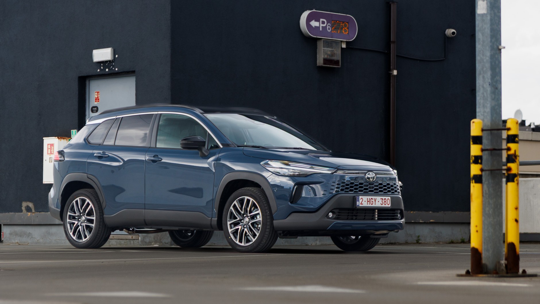 Toyota Corolla Cross Executive 2.0 Hybrid Dynamic Force 178 KM AWD-i e-CVT