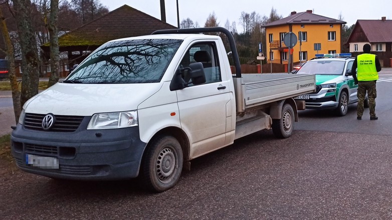 Papierosowa kontrabanda na pace