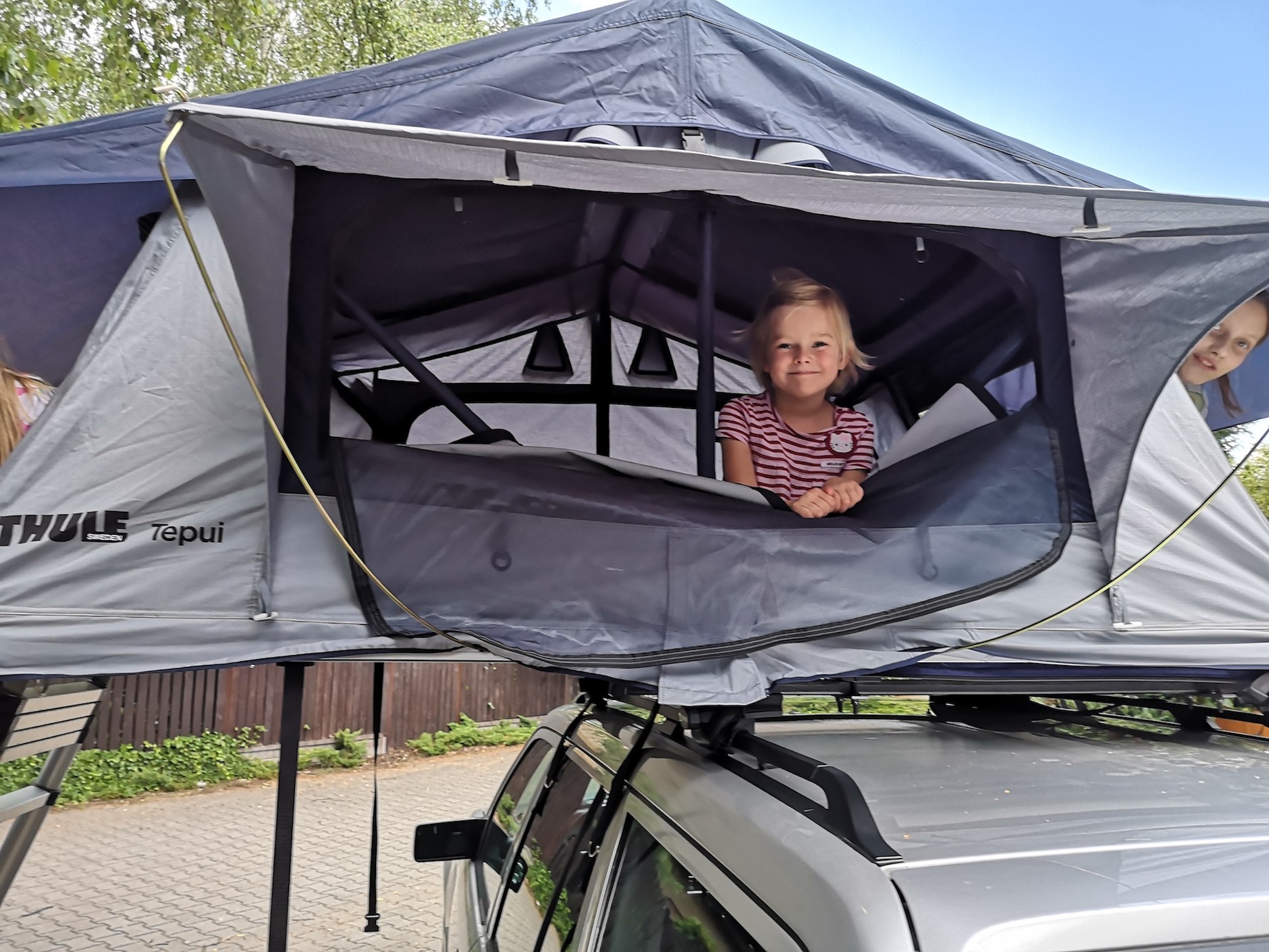 Thule Tepui – namiot dachowy, wersja 2-osobowa: można też „otworzyć okna”