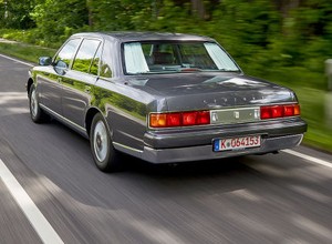 Toyota Century – "japoński cesarz" z silnikiem V12