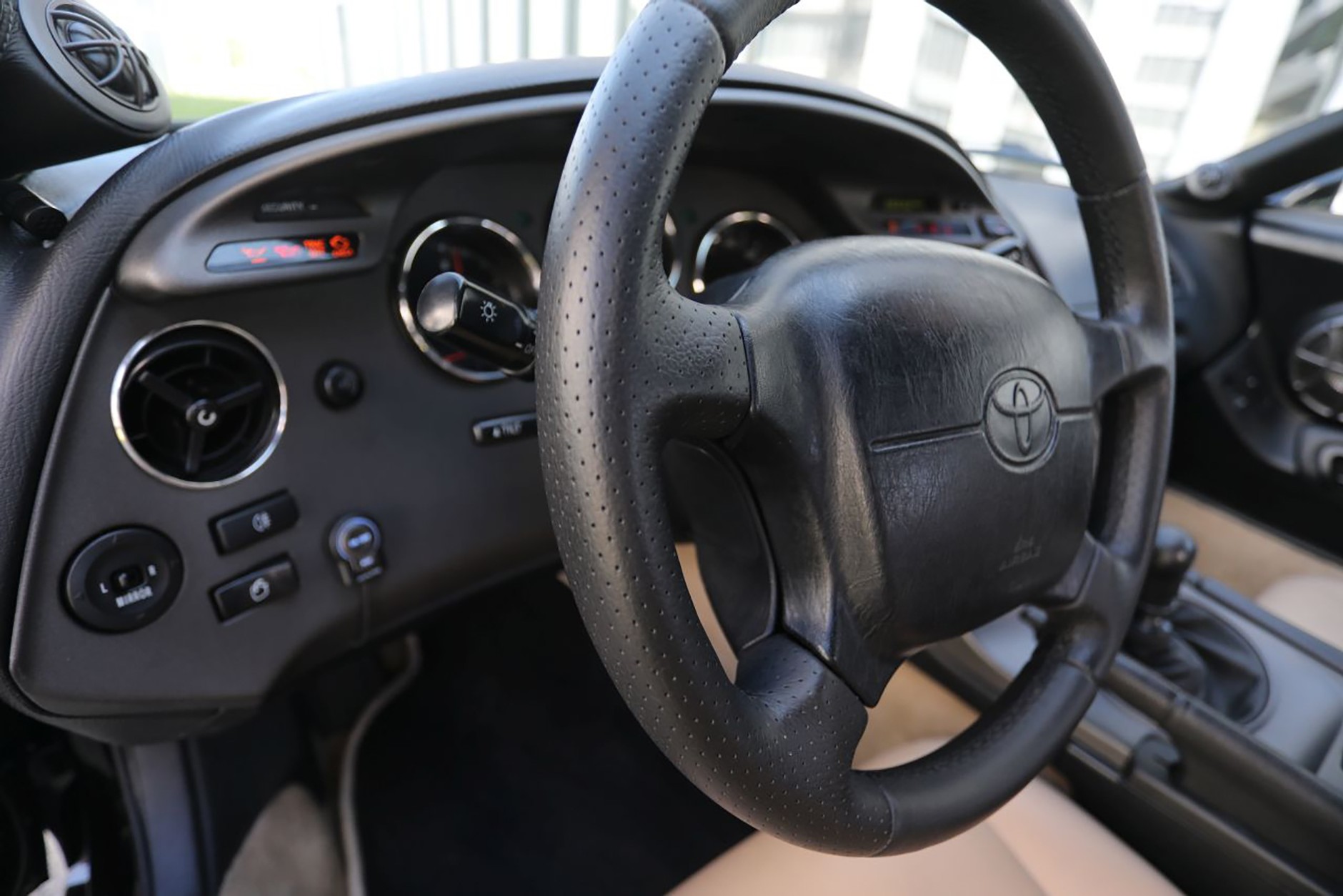 Wyjątkowa Supra z limitowanej edycji na sprzedaż w Polsce