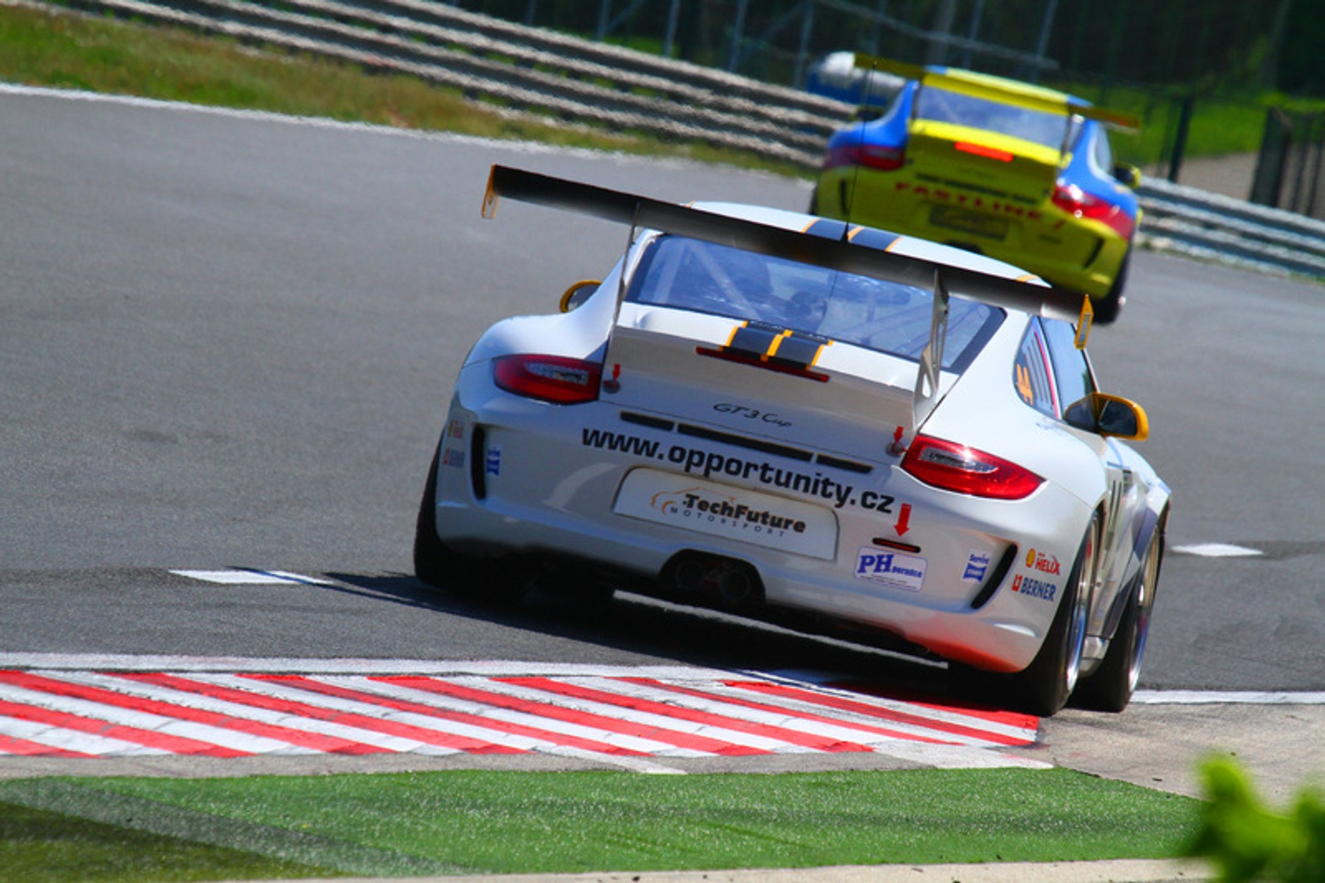 Emocjonujący weekend na torze Poznań