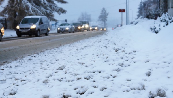 Kierowcy szykują się na zimę. Wymiana opon? "Nie ma na to szans"