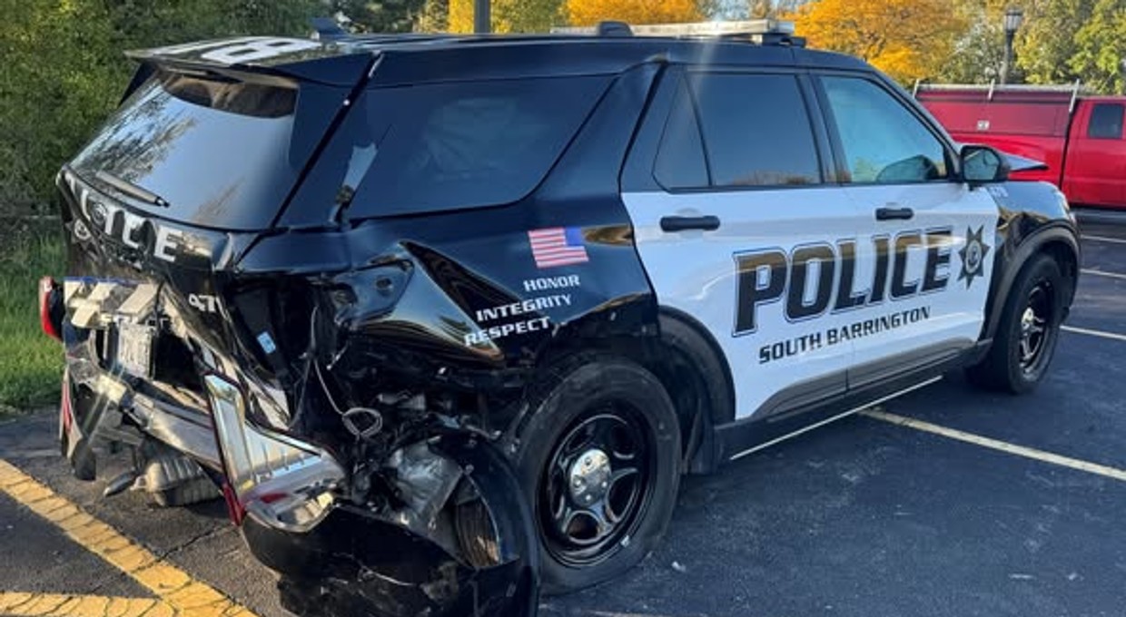 Kierowca Tesli zasnął za kierownicą i uderzył w radiowóz. Jechał na autopilocie