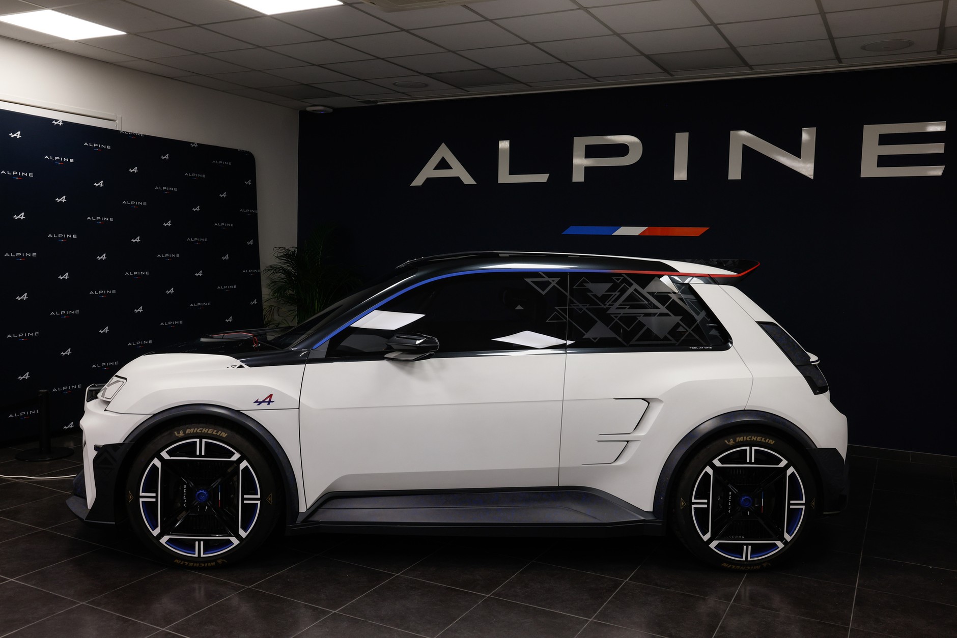 Centrum badawcze samochodów Alpine w Les Ulis