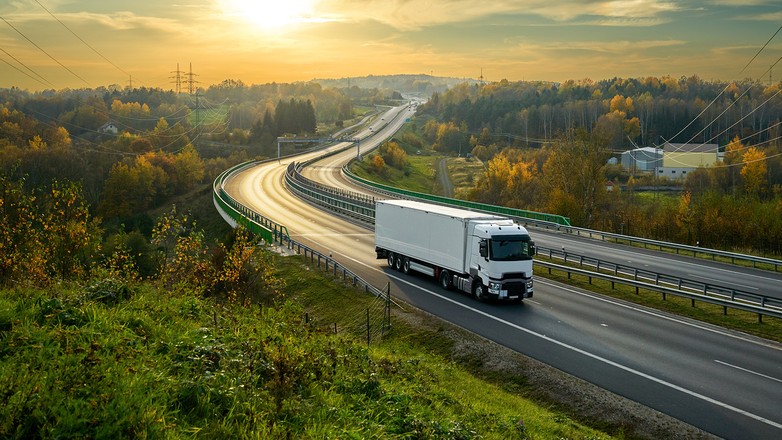 Najpóźniej 1. grudnia jadący do Czech albo przez Czechy pojazdami o dmc powyżej 3,5 tony muszą mieć zainstalowane w samochodach nowe urządzenia służące do automatycznego poboru opłat