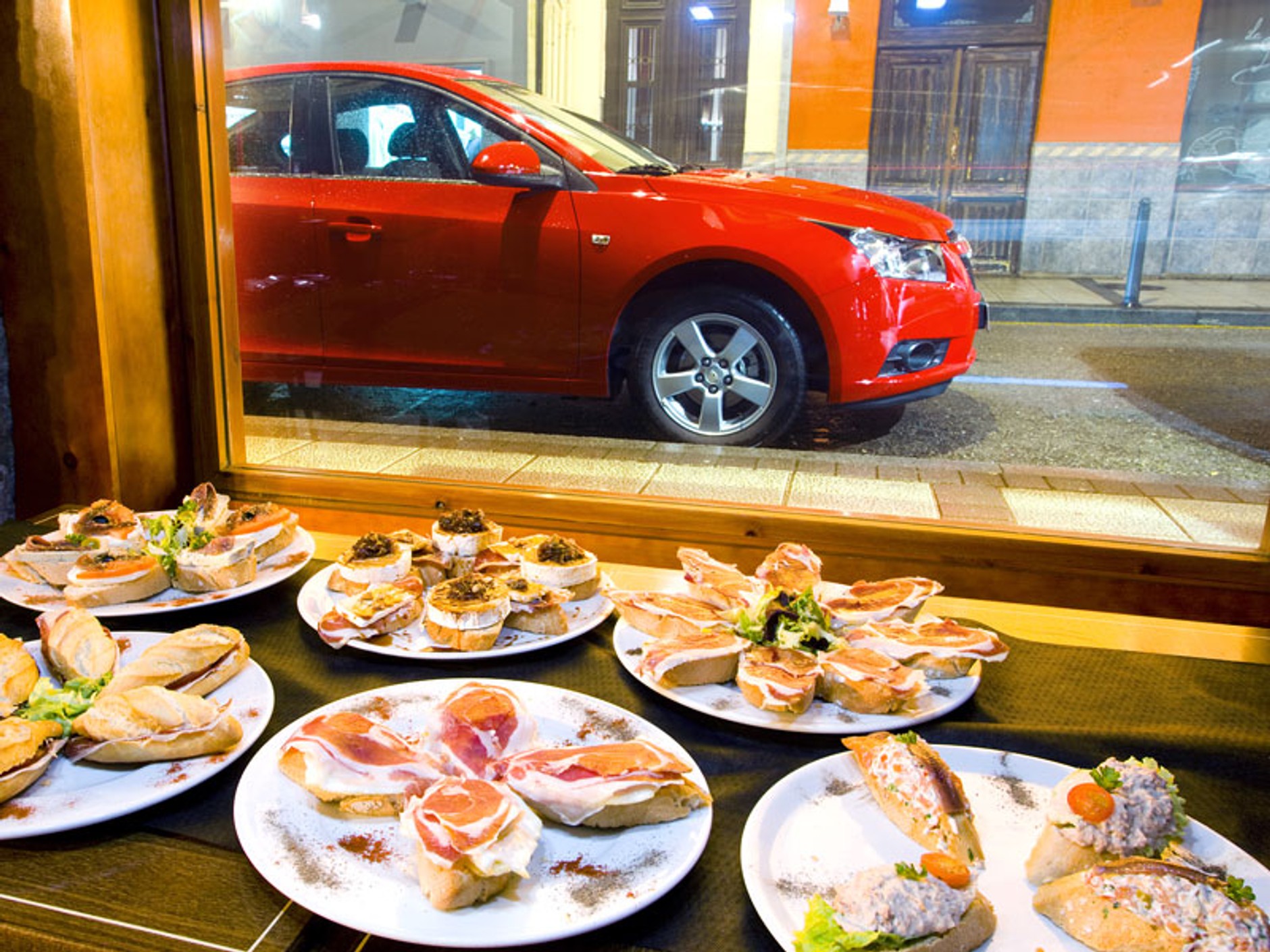 GM: Opel Insignia ST i Chevrolet Cruze -  ceny w Polsce (fotogaleria)