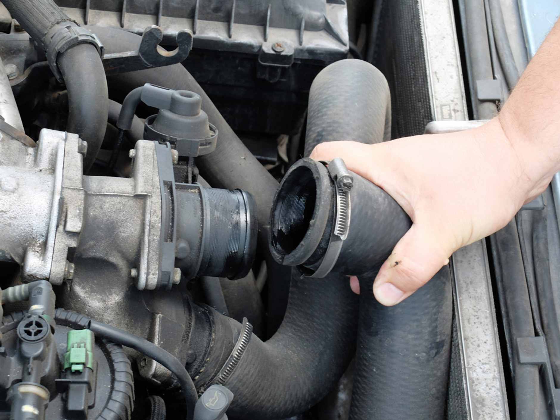 Jak kupić dobrego diesla? Kontrola turbosprężarki